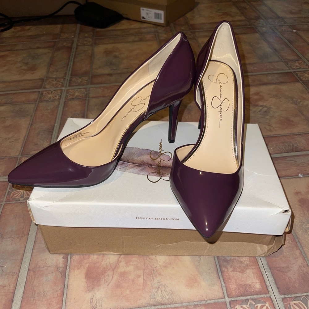Jessica Simpson pumps.